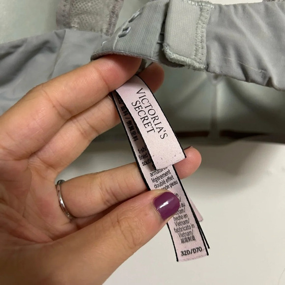 Victoria  Secret Grey Criss Cross Lace Bra - Picture 4 of 4